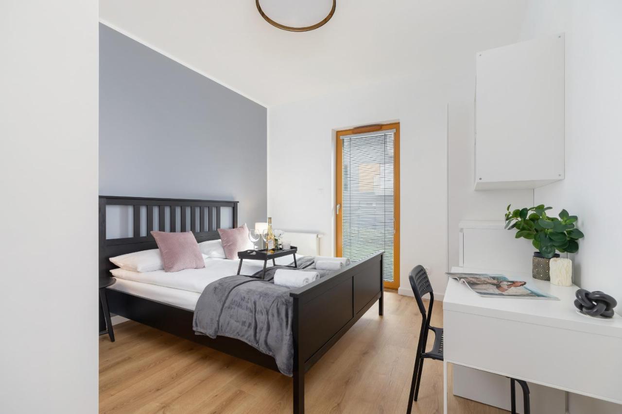 Luxurious Apartment Rakowicka Krakow By Renters Prestige Exterior photo