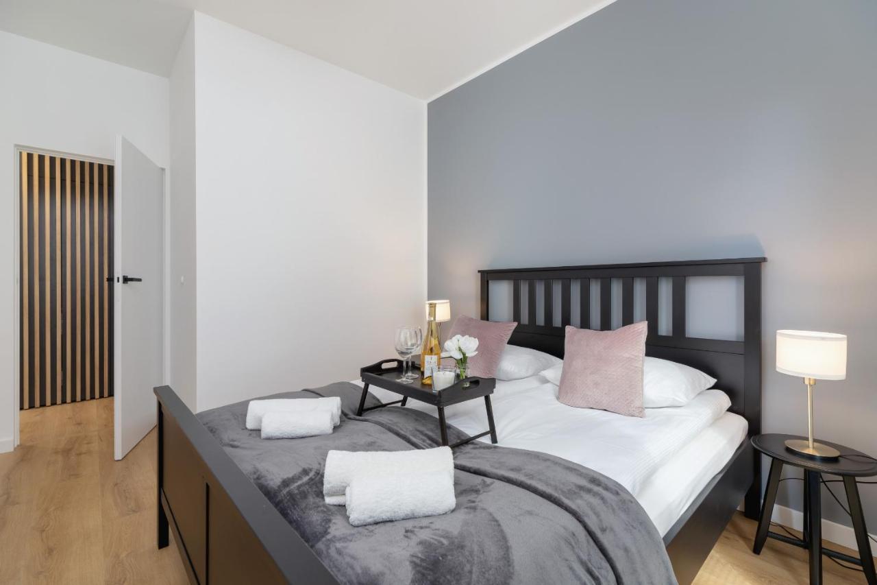Luxurious Apartment Rakowicka Krakow By Renters Prestige Exterior photo