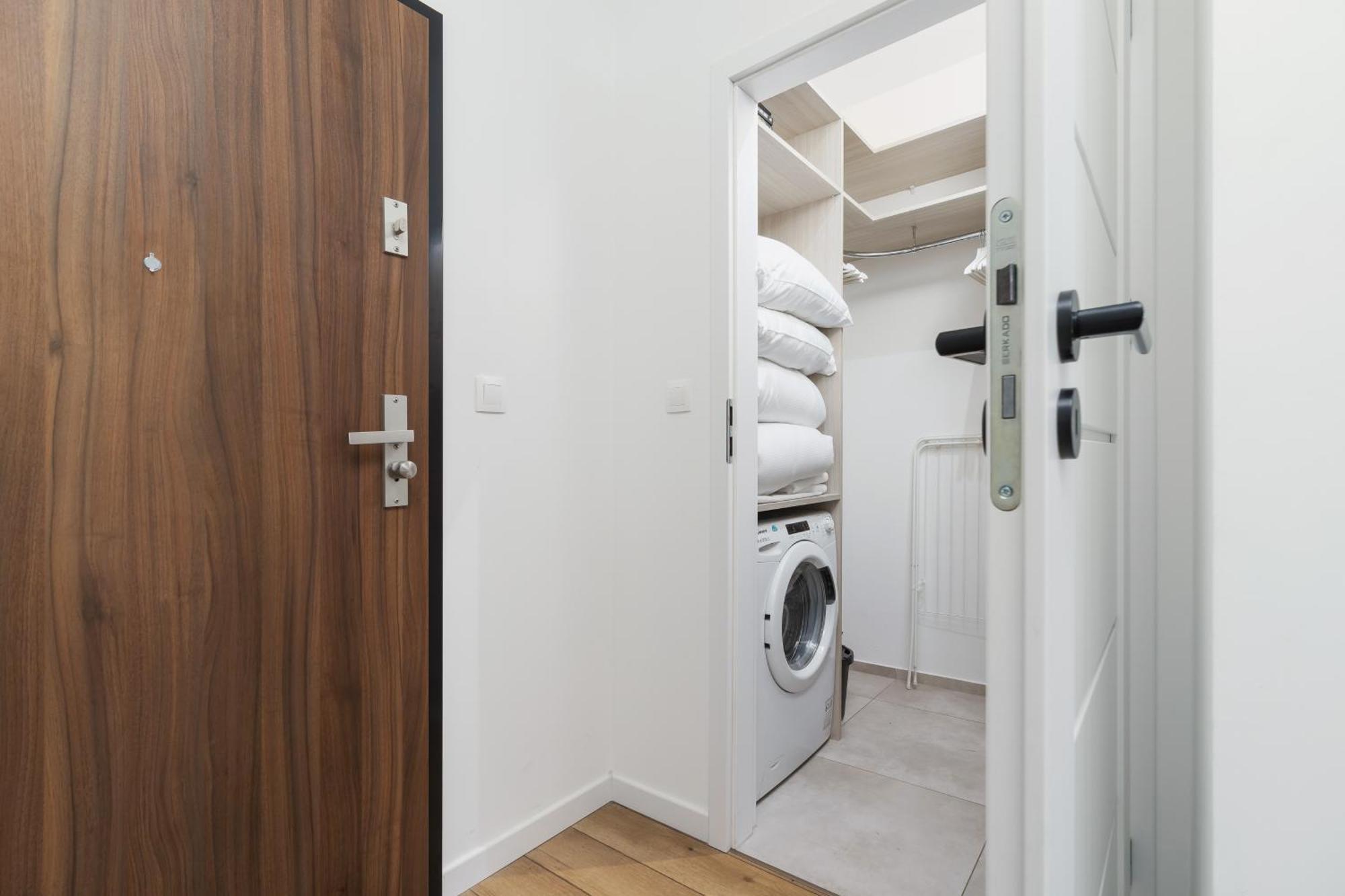 Luxurious Apartment Rakowicka Krakow By Renters Prestige Exterior photo